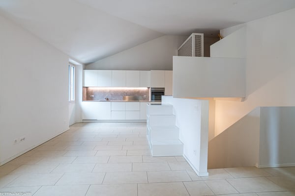 MELANO - 3,5 LOCALI RISTRUTTURATO CON COMFORT MODERNI