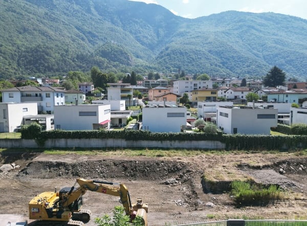 CLARO CASA UNIFAMILIARE DI 4.5 LOCALI NELLA RESIDENZA LE GEMELLE 9