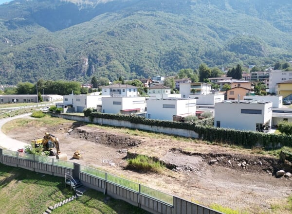 CLARO CASA UNIFAMILIARE DI 4.5 LOCALI NELLA RESIDENZA LE GEMELLE 5