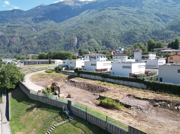CLARO CASA UNIFAMILIARE DI 4.5 LOCALI NELLA RESIDENZA LE GEMELLE 3