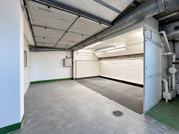 BALERNA LABORATORIO, MAGAZZINO E UFFICI: UN UNICO INDIRIZZO PER LA V 8