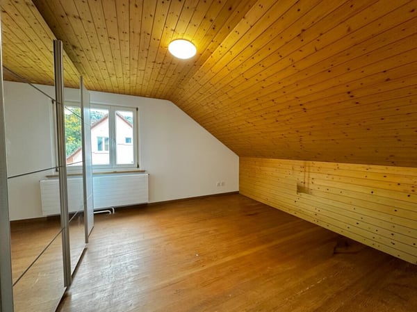 Freistehendes Einfamilienhaus mit viel Potential 13