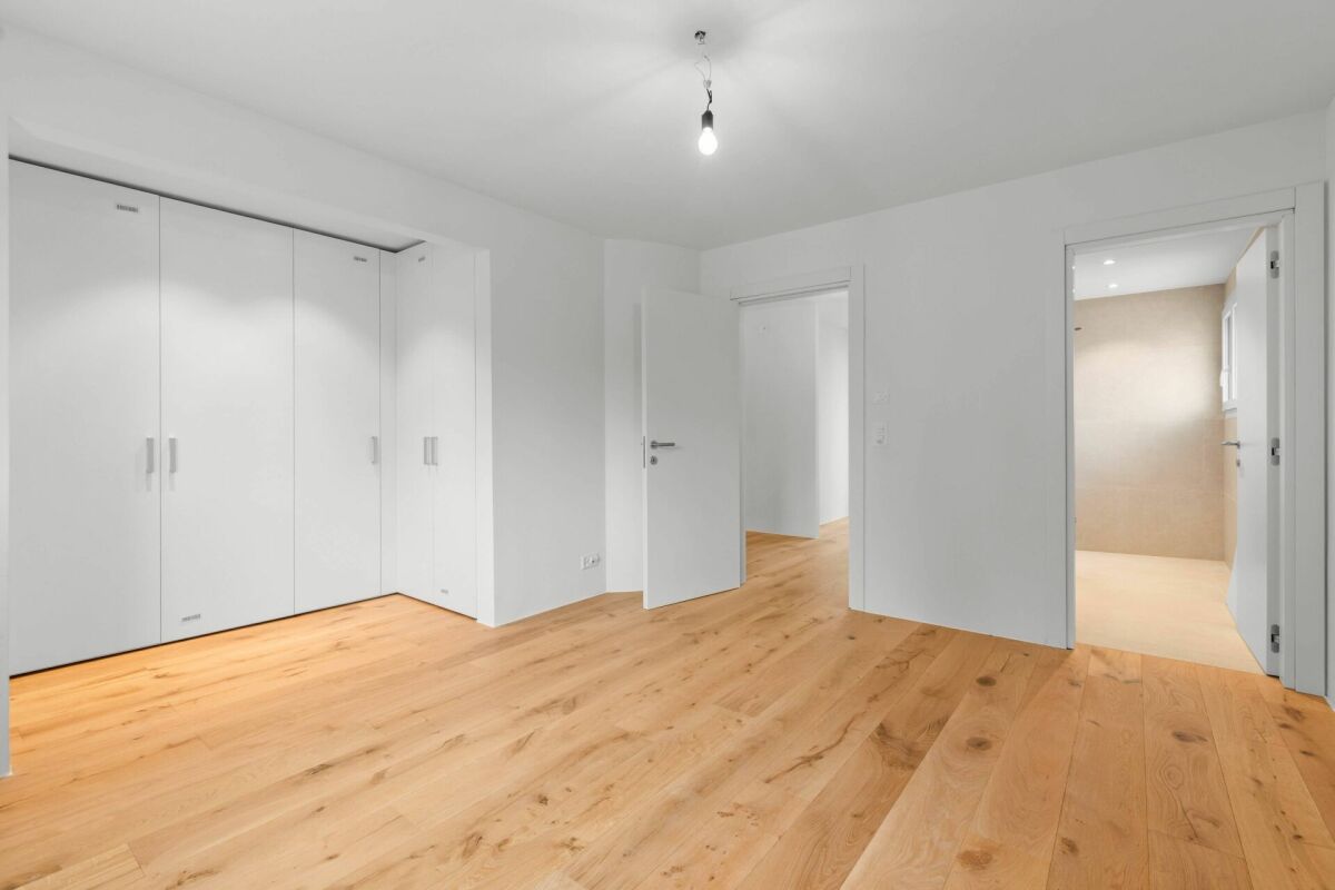 Neuwertiges 5.5-Zimmer-Einfamilienhaus in Bergdietikon