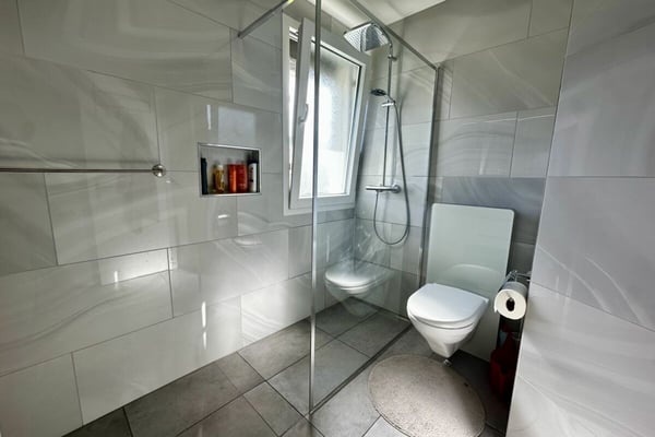 6.5-Zimmer Eck-Einfamilienhaus in Seenähe 16