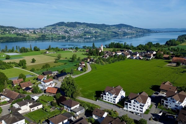 6.5-Zimmer Eck-Einfamilienhaus in Seenähe 2