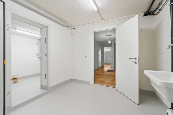 2025 Kernsaniert - 5.5 Zimmer EFH in Bergdietikon 31