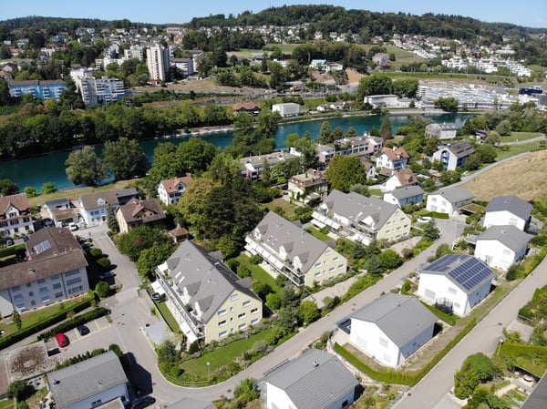 Helle 4.5 Maisonettewohnung mit Balkon in der Nähe des Rheins zu vermieten