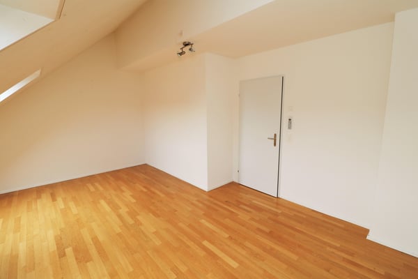 Helle 2.5-Zimmerwohnung mit Balkon in der Nähe des Rheins zu vermieten 6