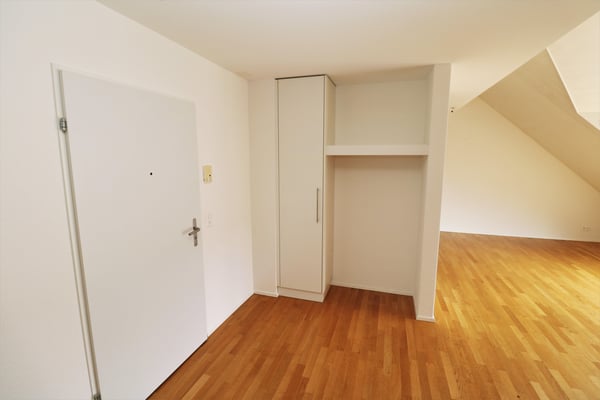 Helle 2.5-Zimmerwohnung mit Balkon in der Nähe des Rheins zu vermieten 5