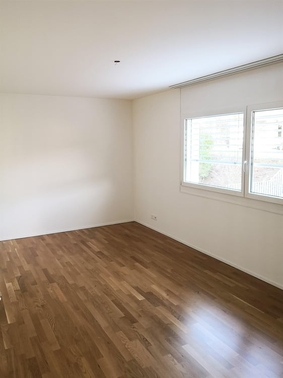 Schöne 4.5 Zimmerwohnung in Flurlingen zu vermieten in der Nähe des Rheins 4