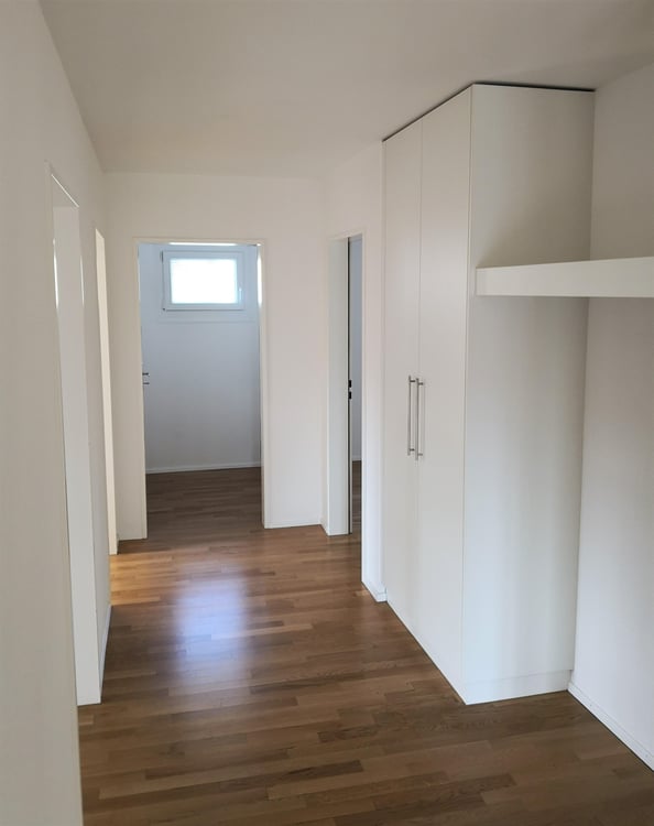Schöne 4.5 Zimmerwohnung in Flurlingen zu vermieten in der Nähe des Rheins 5