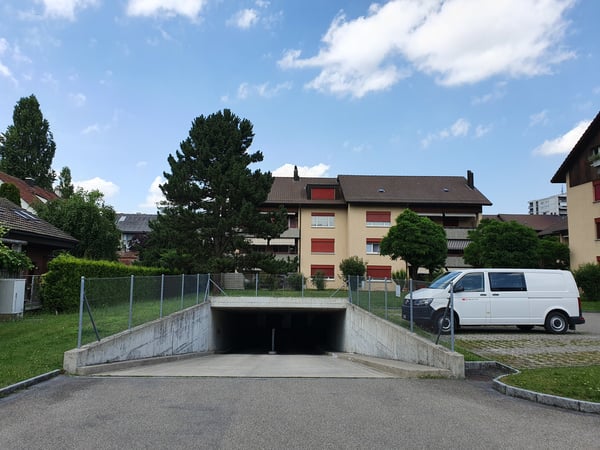 Motorradeinstellplätze an zentraler Lage zu vermieten 1