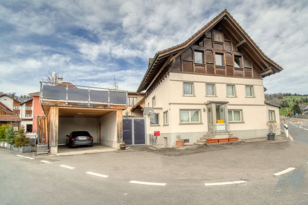 HAUS MIT EINLEGERWOHNUNG 9