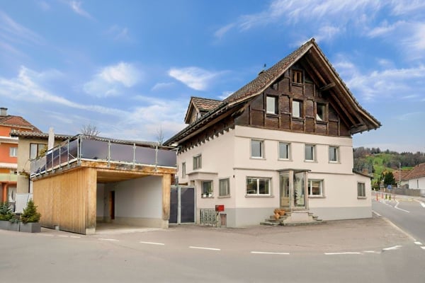 HAUS MIT EINLEGERWOHNUNG 1