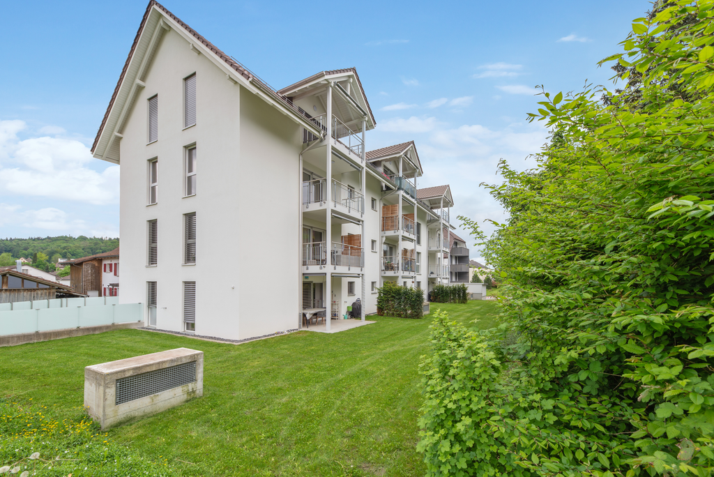 Bild Moderne Wohnung mit sonnigem Balkon
