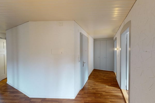 geräumige 5-Zimmer-Wohnung an zentraler Lage zu vermieten 7