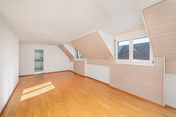 Tolle Dachwohnung - inkl. Umzugsgutschein + Gratismonat! 1