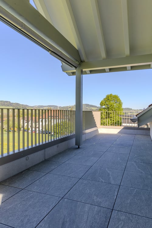 Exklusive 4.5 Zimmer-Dachwohnung mit Galerie und grosszügiger Terrasse 3