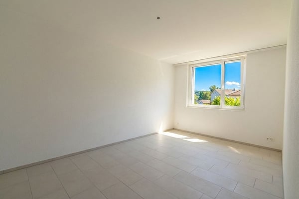 Helle 2.5-Zimmer-Wohnung mit grossem Wohnraum in Fahrweid 3