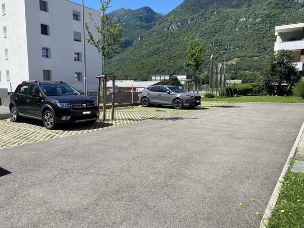 Posteggio esterno vicino stazione FFS 2