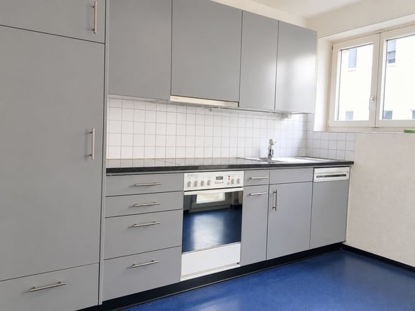Zentrale Wohnung mit zwei Balkonen 5