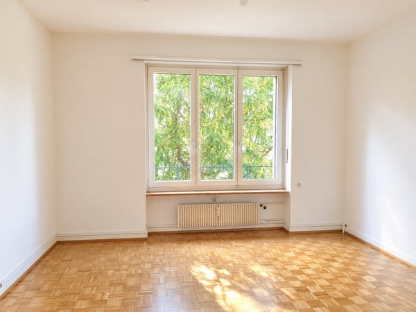Zentrale Wohnung mit zwei Balkonen 3