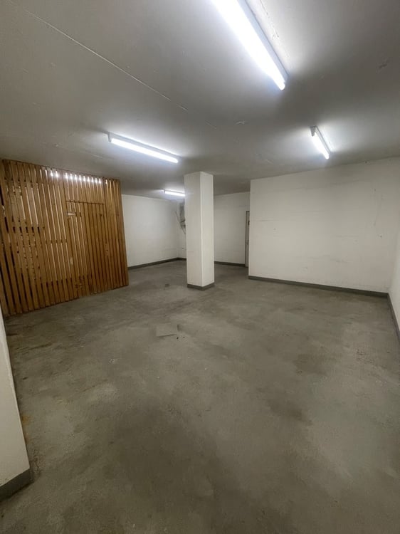 Dépôt de 11m2 à louer à proximité du centre de Neuchâtel 2