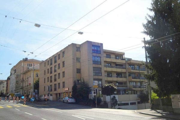 Place de parc intérieure à louer 1