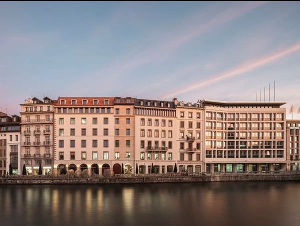 Dépôt en plein centre-ville 1