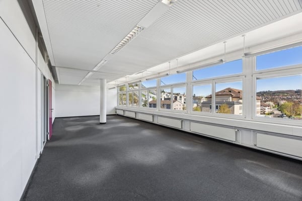 Zwei Geschosse voller Potential ! Ausgebaute Büro- und Gewerbeflächen 4