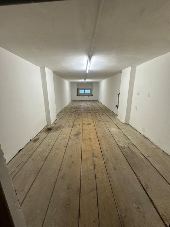 Dépôt disponible de suite dans le quartier de Champel 2