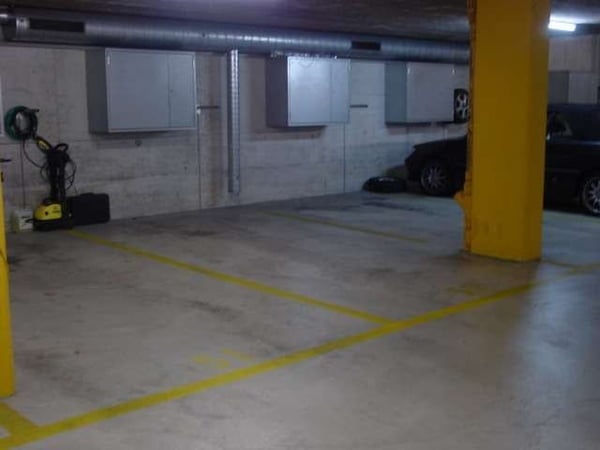 Ihr Parkplatz in der Tiefgarage sicher und trocken ! 2