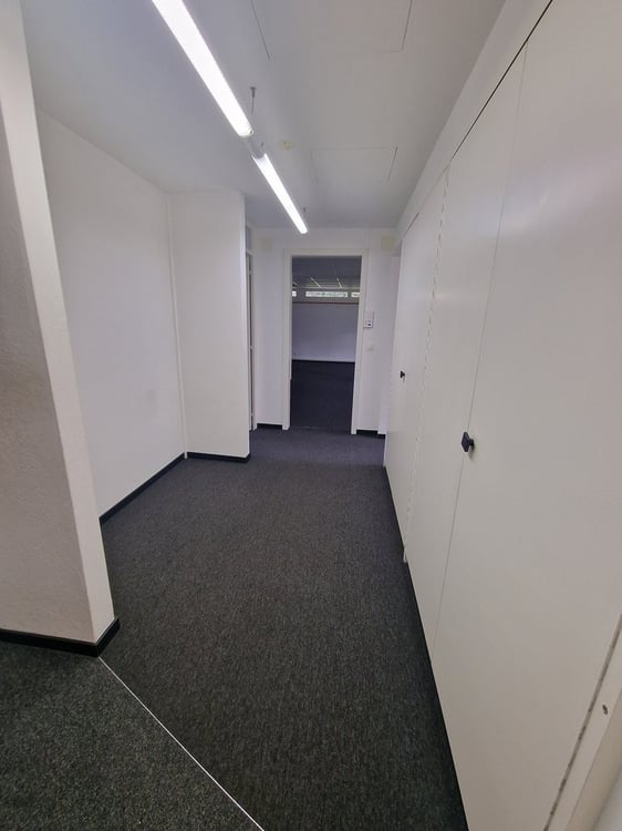 Zentrale Büroräumlichkeiten im Erdgeschoss in Solothurn 10