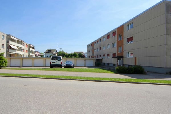 Parkplatz beim RBS-Bahnhof in Biberist 5