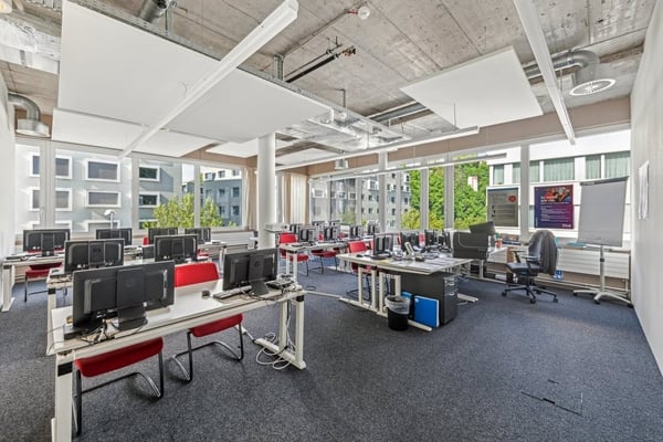 Bahnhofsnähe trifft Raum für Ideen. Jetzt entdecken! 3