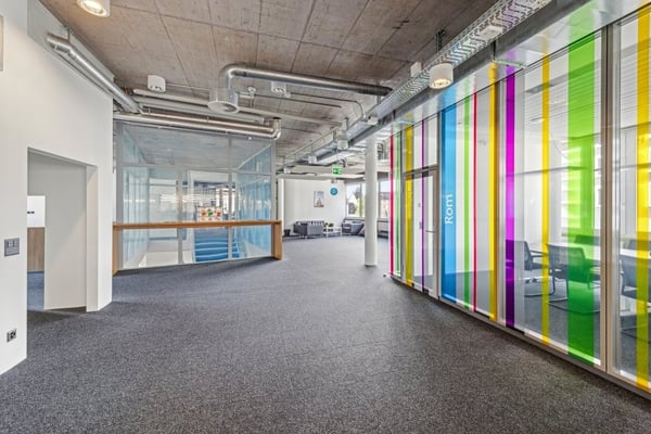 Bahnhofsnähe trifft Raum für Ideen. Jetzt entdecken! 4