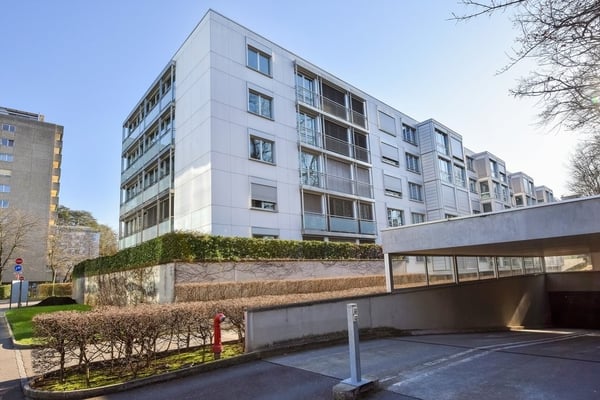 Champel - Emplacement de parking à louer de suite ou à convenir 2