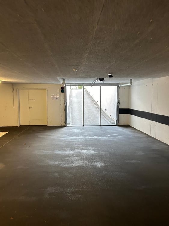Tiefgaragenparkplatz Nr.10 neben der Universitätsklinik Balgrist 3
