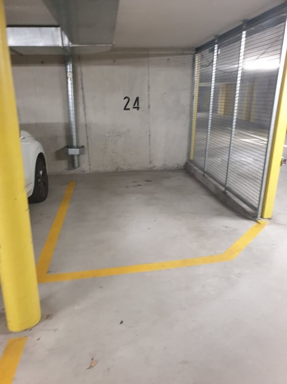 Kleiner Einstellplatz zu vermieten 2