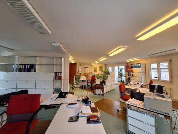 Proche Maladière, belle surface administrative à 2 min de l'autoroute 6