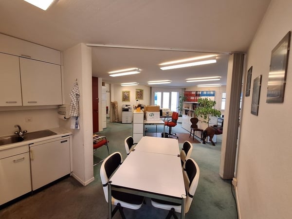 Proche Maladière, belle surface administrative à 2 min de l'autoroute 8