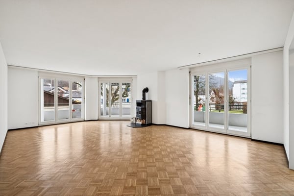 Grosszügige, zentrale Wohnung 5