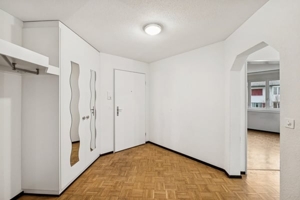 Grosszügige, zentrale Wohnung 9