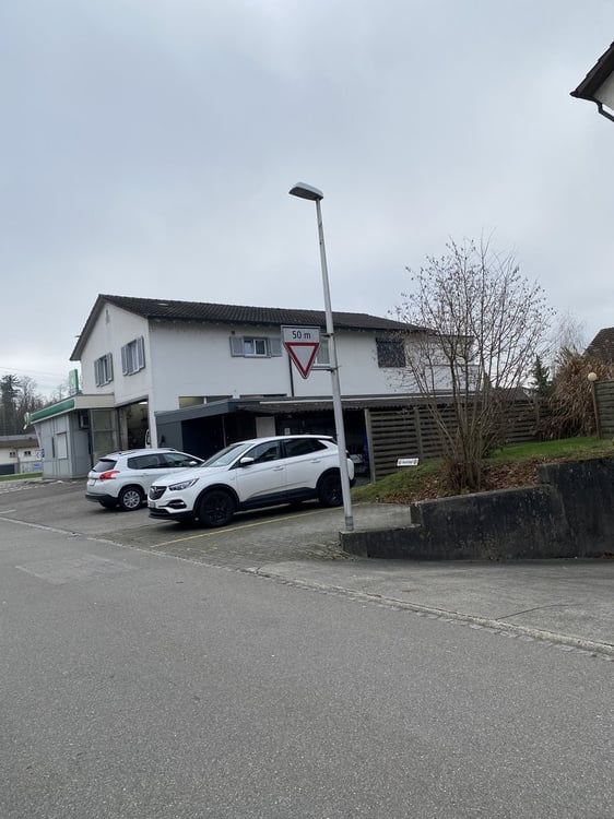 Aussenparkplatz zu vermieten 1