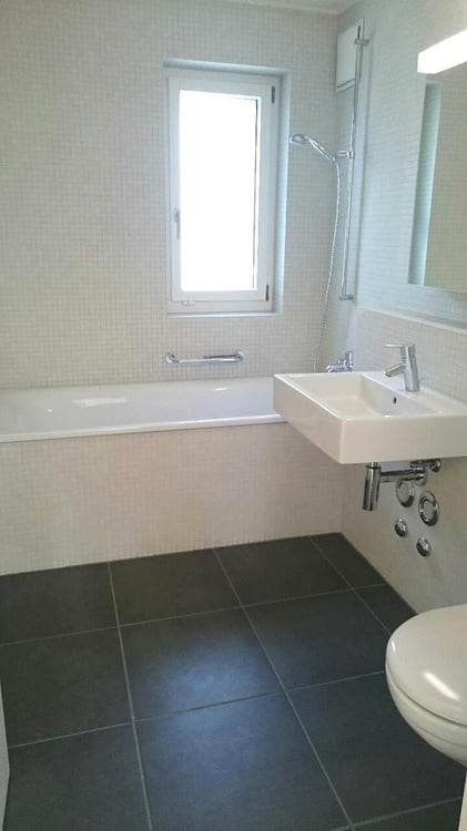 Grosszügige und helle Wohnung 4