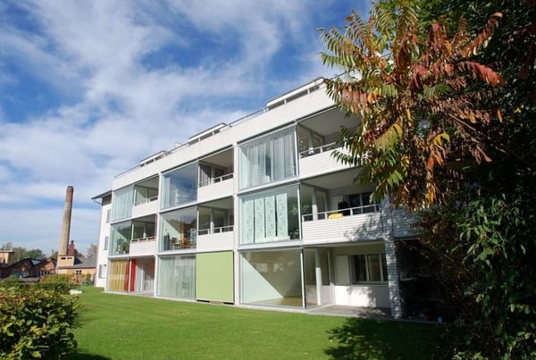 Grosszügige und helle Wohnung 1