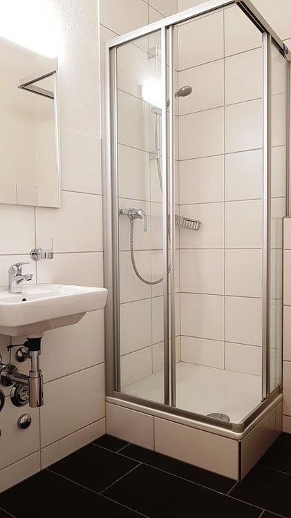 Attraktive schön renovierte Single-Altbauwohnung 3