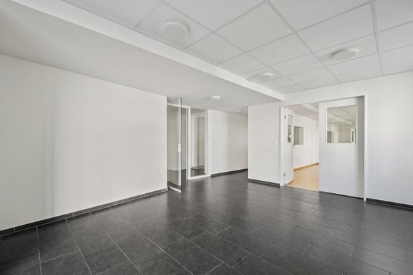 Moderne Gewerbefläche mit optimaler Erreichbarkeit und Seenähe 2