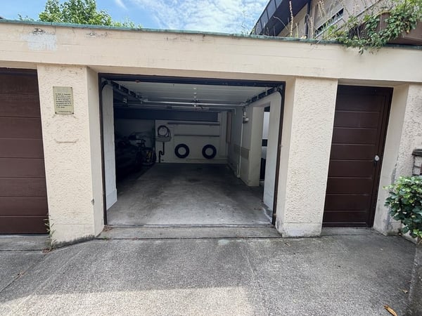 Garage an zentraler Lage zu vermieten 3