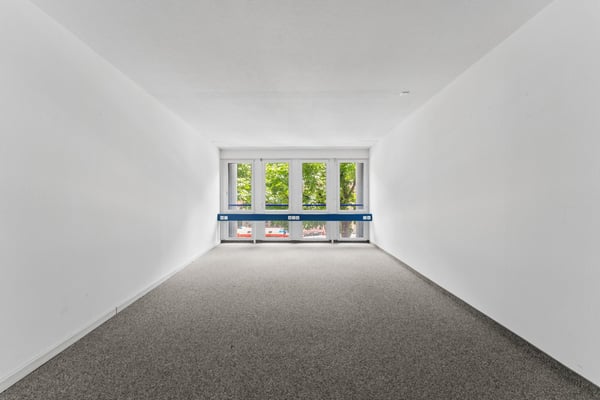 Vielseitige Gewerbe- und Büroflächen an gut sichtbarer Lage 7